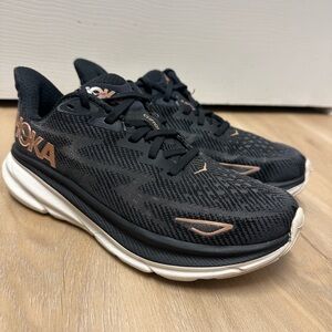 Hoka one Clifton 9 Women's Size 7.5 B Med 1127896 BRGl black/gold Running Shoes